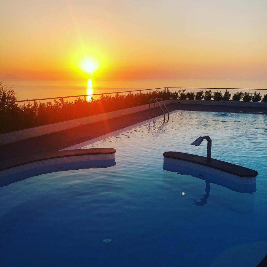 Villa NOVE - Residence dei Fiori Zambrone Esterno foto