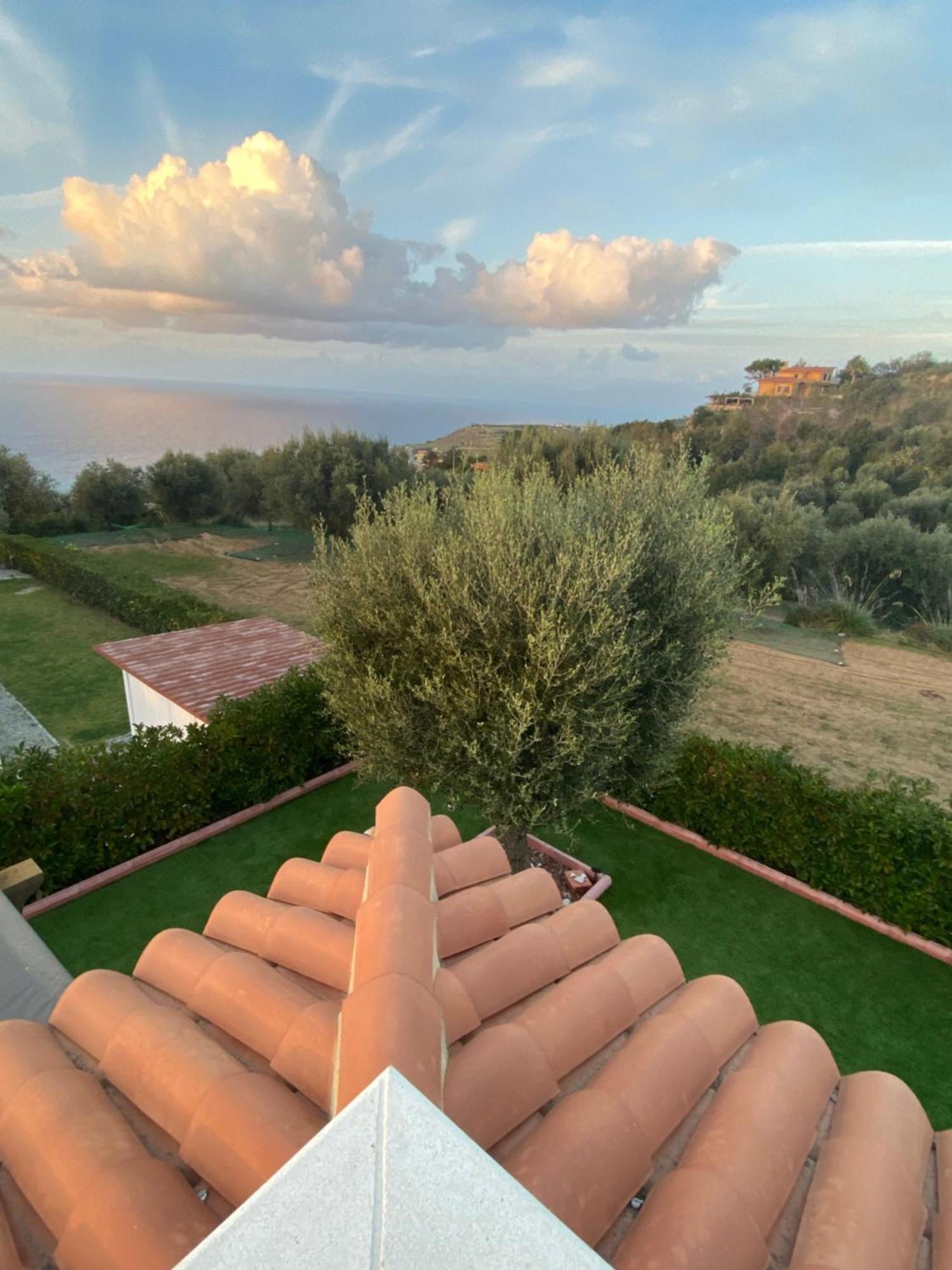 Villa NOVE - Residence dei Fiori Zambrone Esterno foto