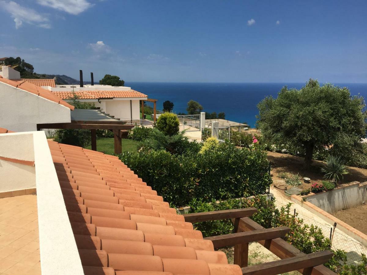 Villa NOVE - Residence dei Fiori Zambrone Esterno foto
